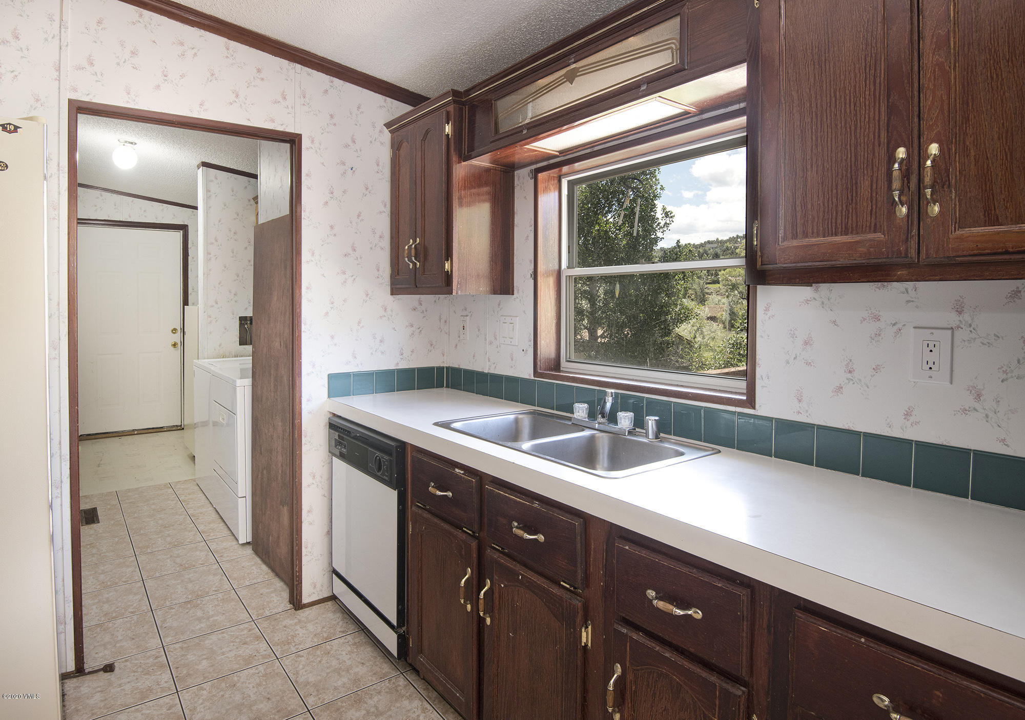 425 Porphyry Road Gypsum, CO 81637 - Photo 10 of 25 425-Porphyry-Rd-MLS_09