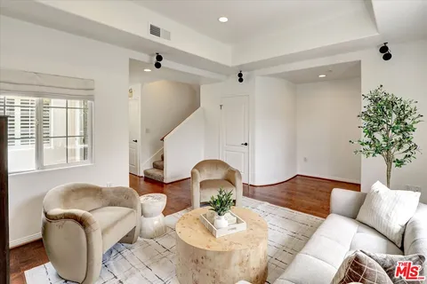 $999,000 | 7301 West Manchester Avenue, Unit 117, Los Angeles, CA 90045