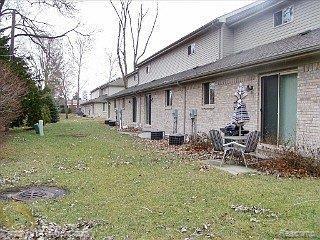 3259 East 11 Mile Road, Unit 9 Warren, MI 48092 - Photo 14 of 14 SPACE BEHIND COMPLEX