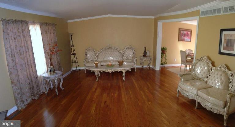 3905 Shenton Road Randallstown, MD 21133 - Photo 5 of 11 Living Room