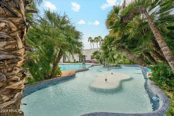 $5,590,000 | 6412 East Doubletree Ranch Road, Paradise Valley, AZ 85253