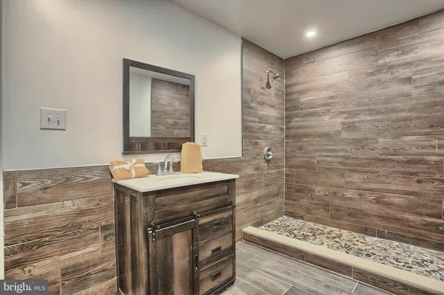 $4,250 | 1813 Holly Drive, Harrisburg, PA 17110