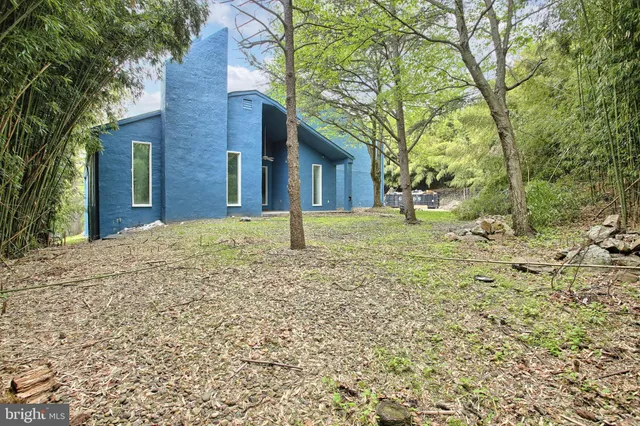 $4,250 | 1813 Holly Drive, Harrisburg, PA 17110