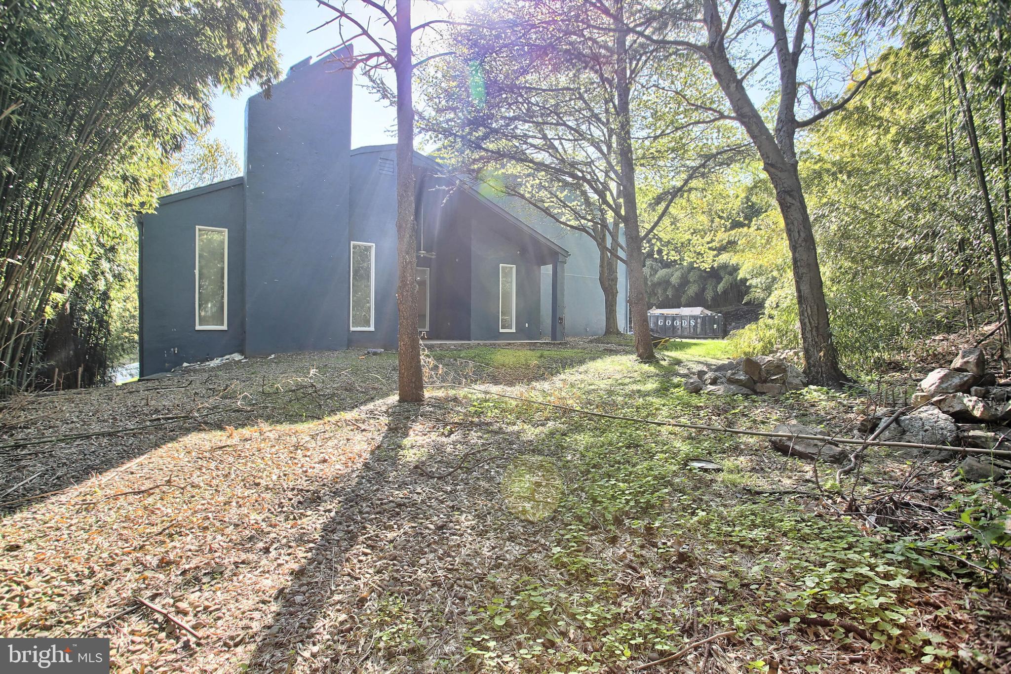 1813 Holly Drive Harrisburg, PA 17110 - Photo 59 of 61 a backyard of a house with lots of green space