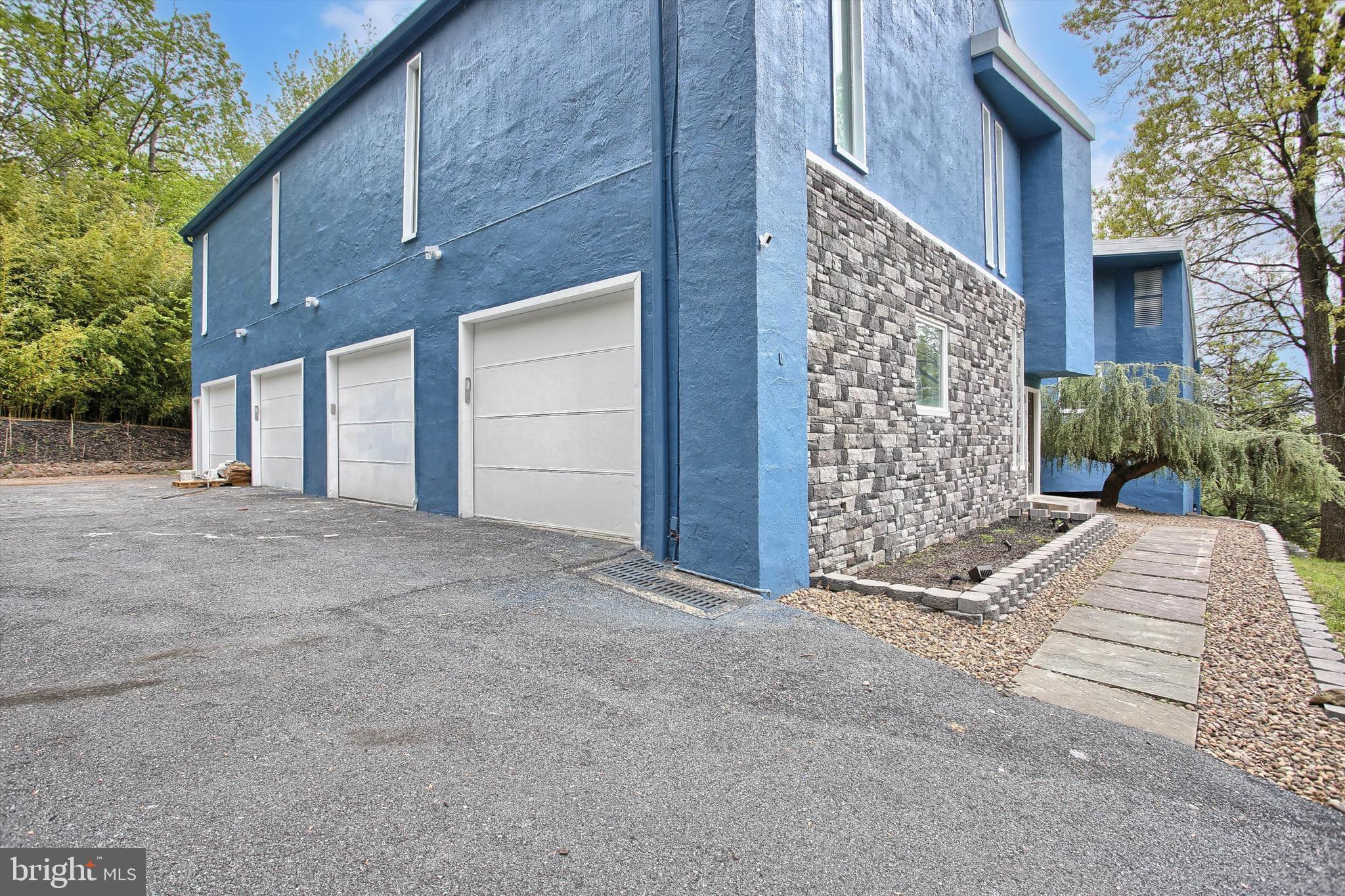 1813 Holly Drive Harrisburg, PA 17110 - Photo 8 of 61