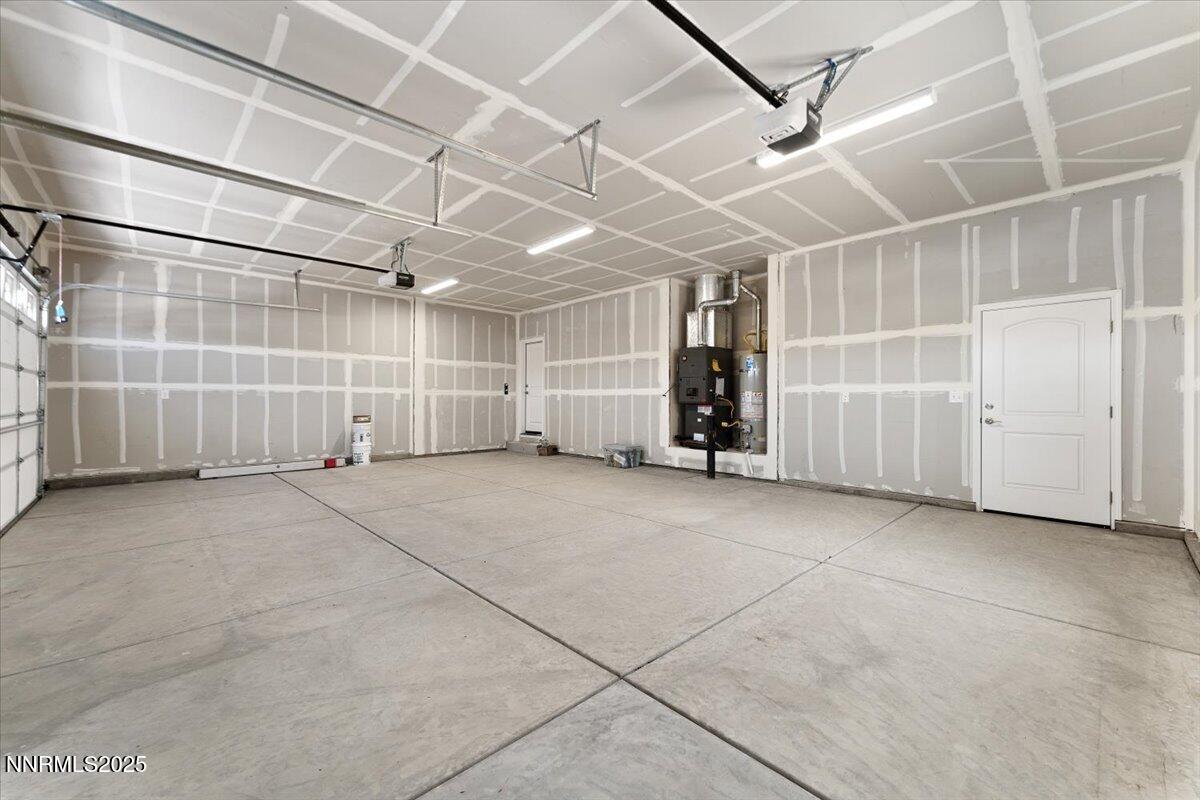 815 Great Basin Lane Fallon, NV 89406 - Photo 42 of 49 a view of empty room with white walls