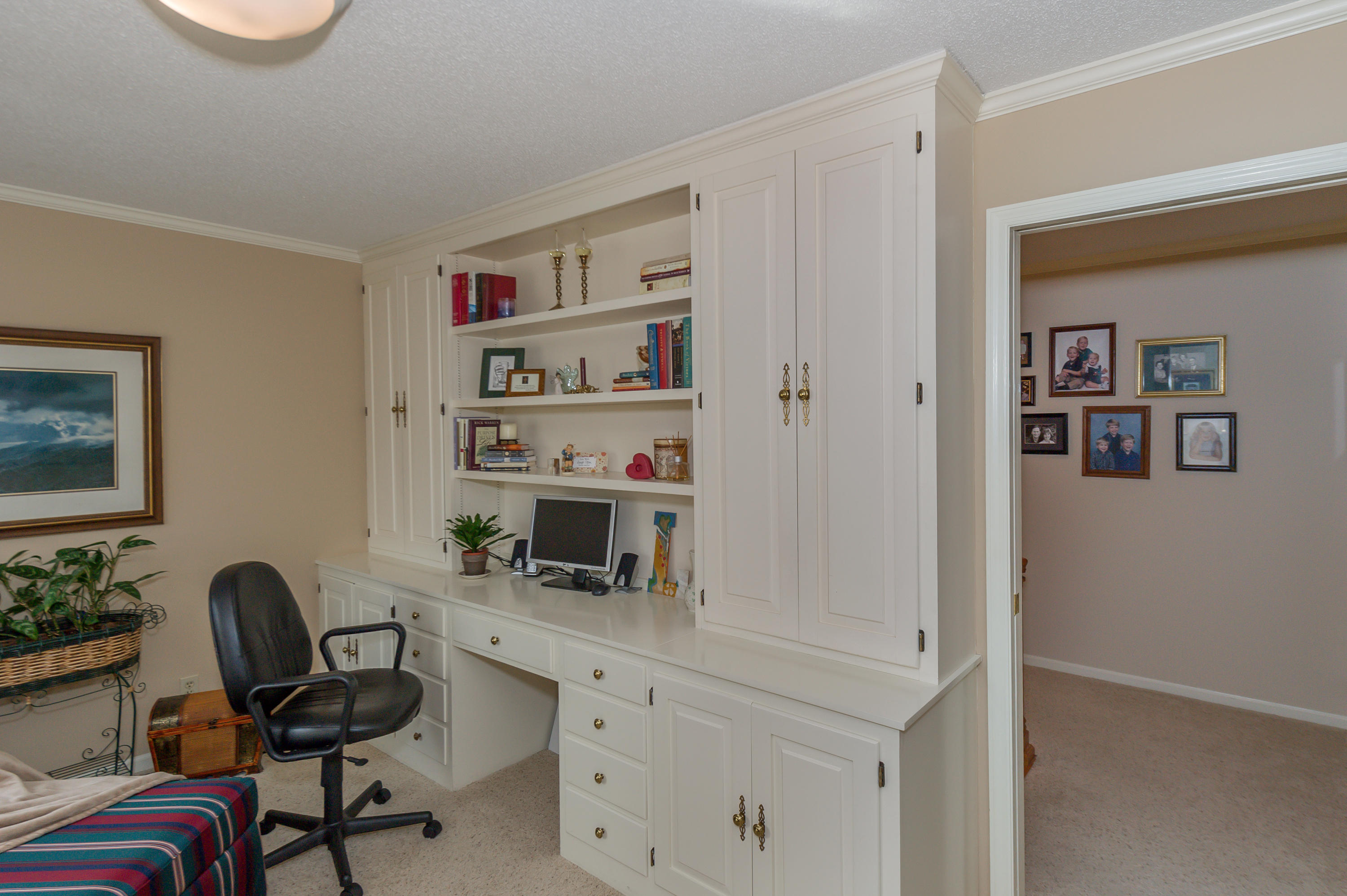 5513 River Point Cove Road Knoxville, TN 37919 - Photo 14 of 29 MBR Desk Area