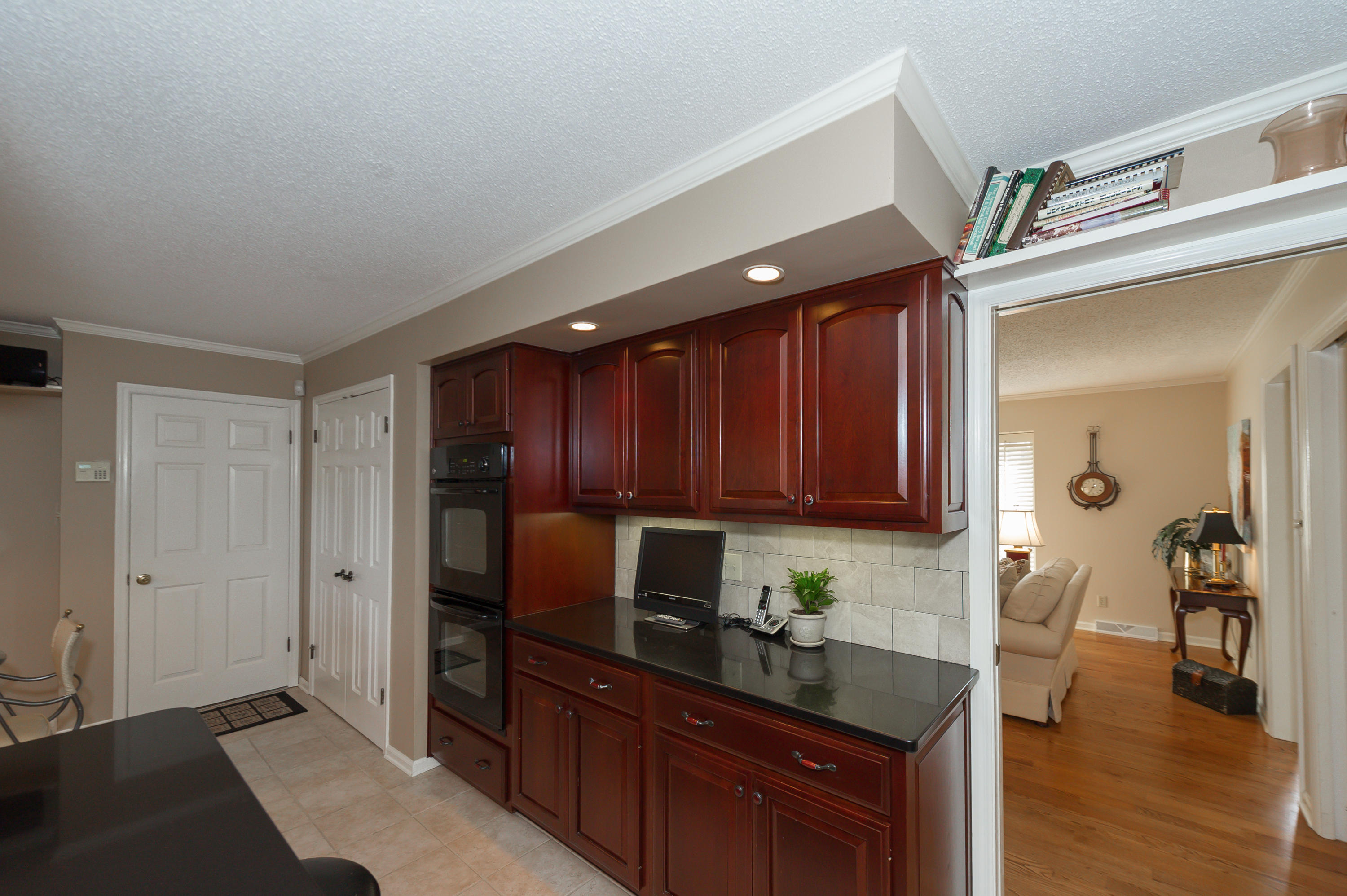 5513 River Point Cove Road Knoxville, TN 37919 - Photo 6 of 29 Kitchen toward Garage
