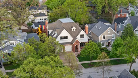 $1,725,000 | 4023 Lawn Avenue, Western Springs, IL 60558