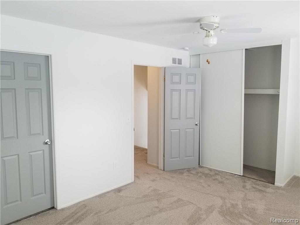 867 Hadley Road Rochester Hills, MI 48307 - Photo 23 of 38