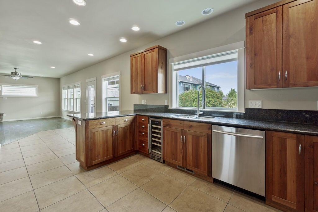 1591 Lithia Way Talent, OR 97540 - Photo 8 of 31 LW(25)