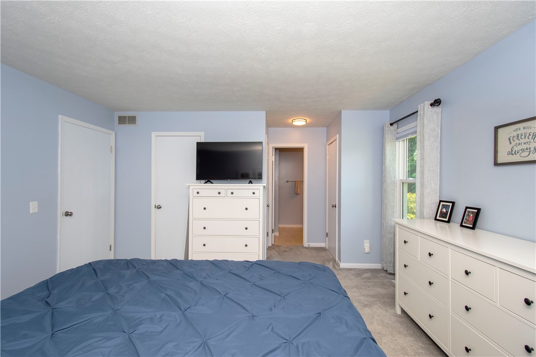 11 MacKay Run Henrietta, NY 14586 - Photo 23 of 46 The master has 3 closets!