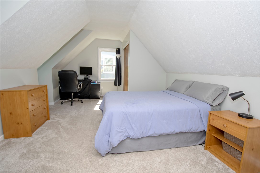 11 MacKay Run Henrietta, NY 14586 - Photo 26 of 46 Very LARGE 1st bedroom upstairs