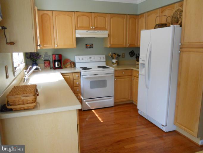 8446 Springfield Oaks Drive Springfield, VA 22153 - Photo 15 of 19 Kitchen