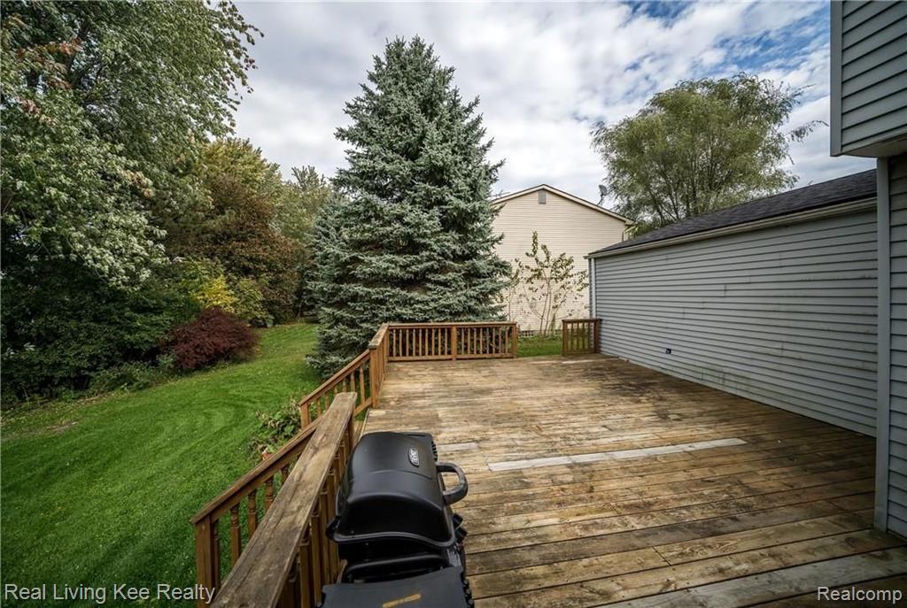 1642 Dancer Drive Rochester Hills, MI 48307 - Photo 27 of 35