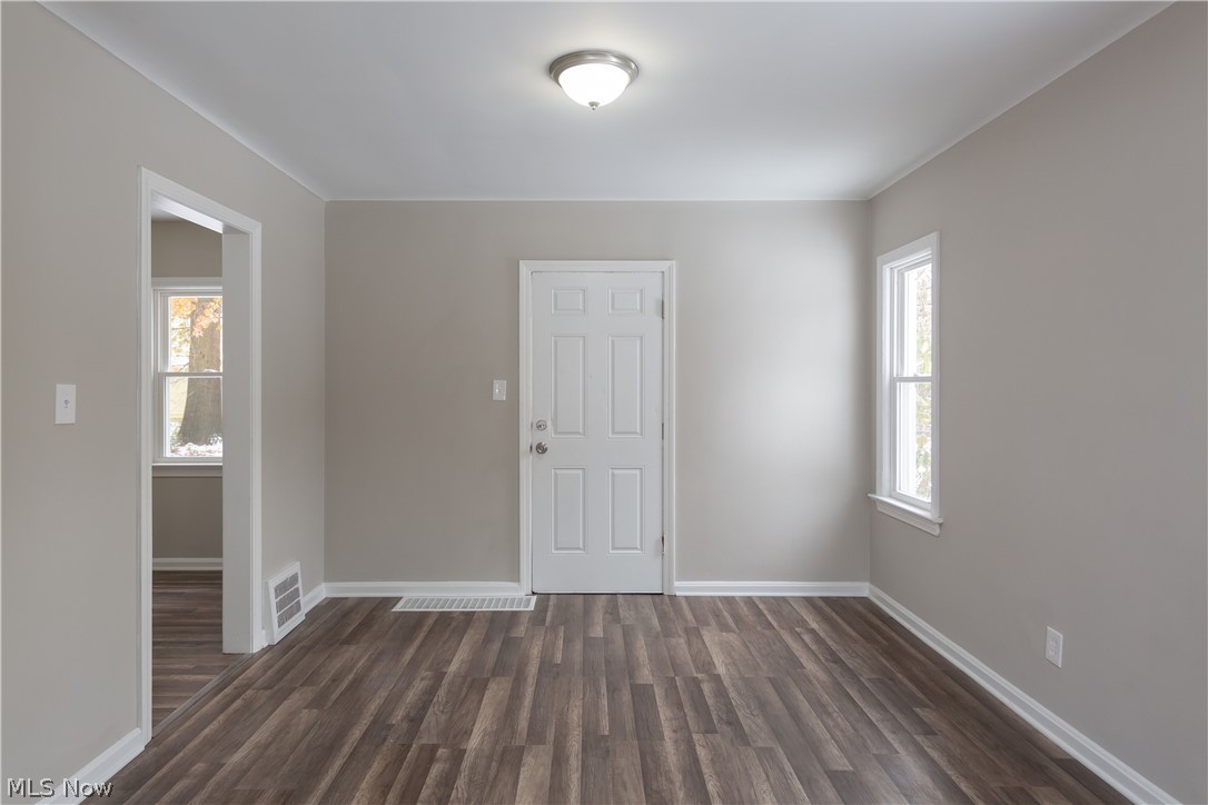 855 Nela View Road Cleveland Heights, OH 44112 - Photo 6 of 23