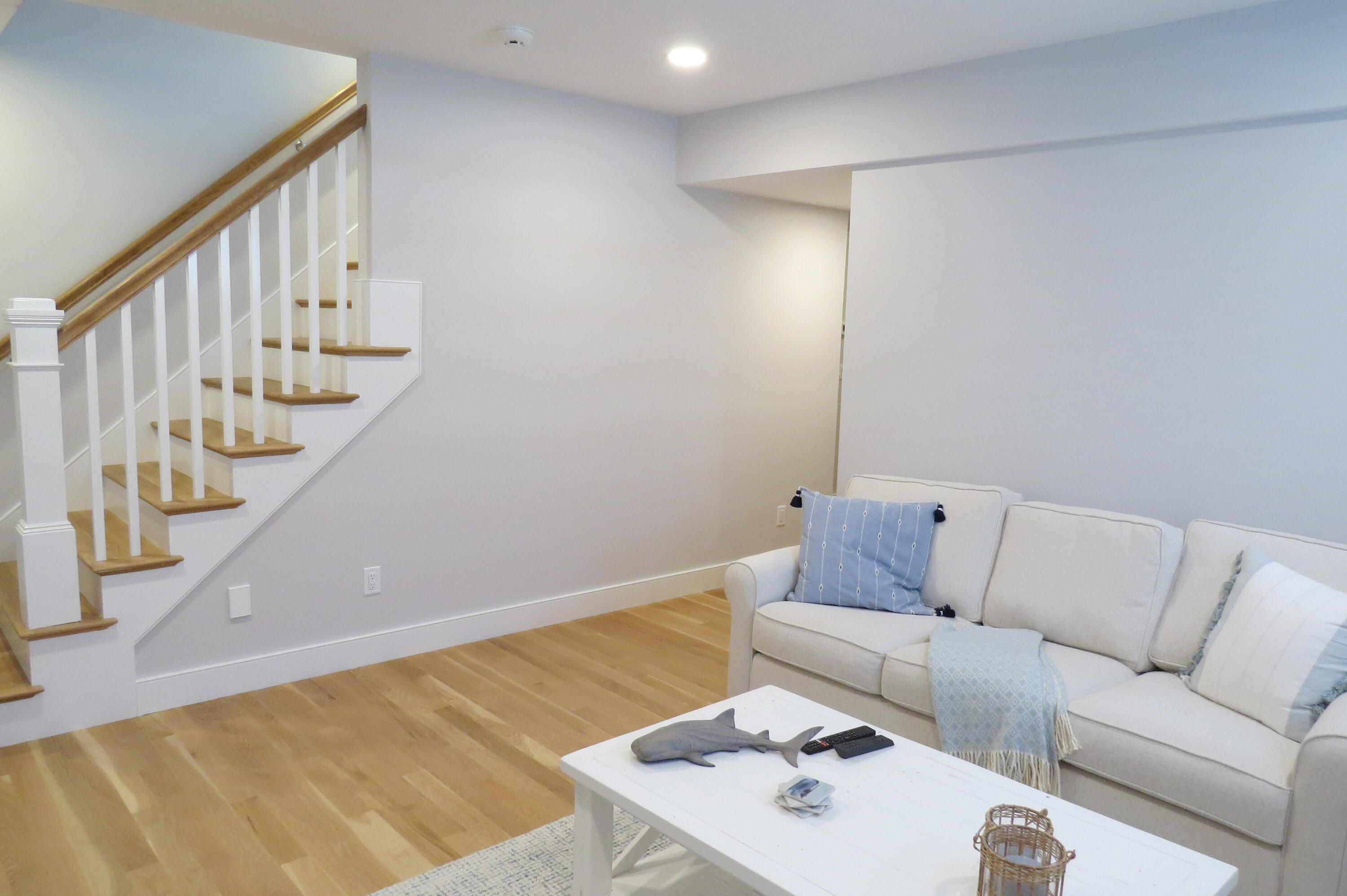 96 Hunter Rise Chatham, MA 02633 - Photo 11 of 37 a living room with furniture and white walls