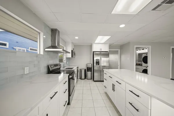 $2,095 | 1031 Star Drive, Dickinson, TX 77539