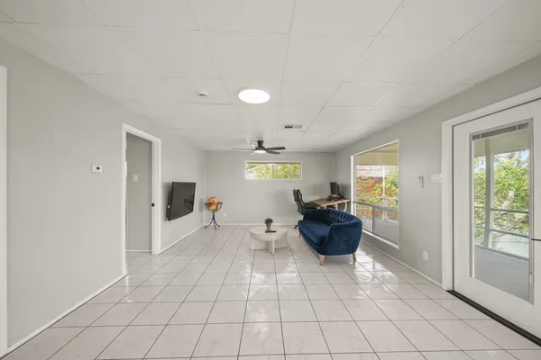 $2,095 | 1031 Star Drive, Dickinson, TX 77539