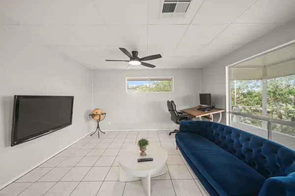 $2,095 | 1031 Star Drive, Dickinson, TX 77539