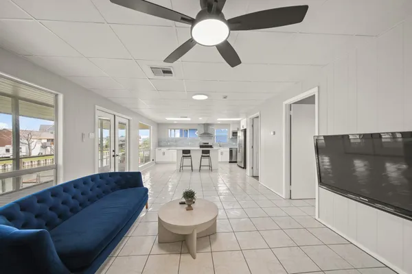 $2,095 | 1031 Star Drive, Dickinson, TX 77539