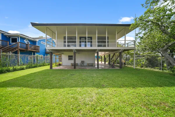 $2,095 | 1031 Star Drive, Dickinson, TX 77539