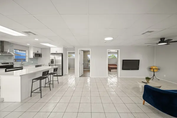 $2,095 | 1031 Star Drive, Dickinson, TX 77539