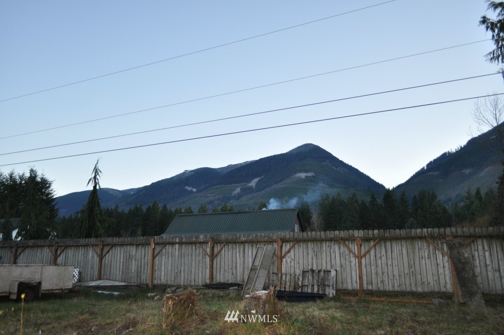 8623 Lusk Road Concrete, WA 98237 - Photo 3 of 11 Gallery Image 3