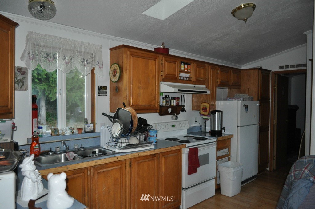 8623 Lusk Road Concrete, WA 98237 - Photo 6 of 11 Gallery Image 6