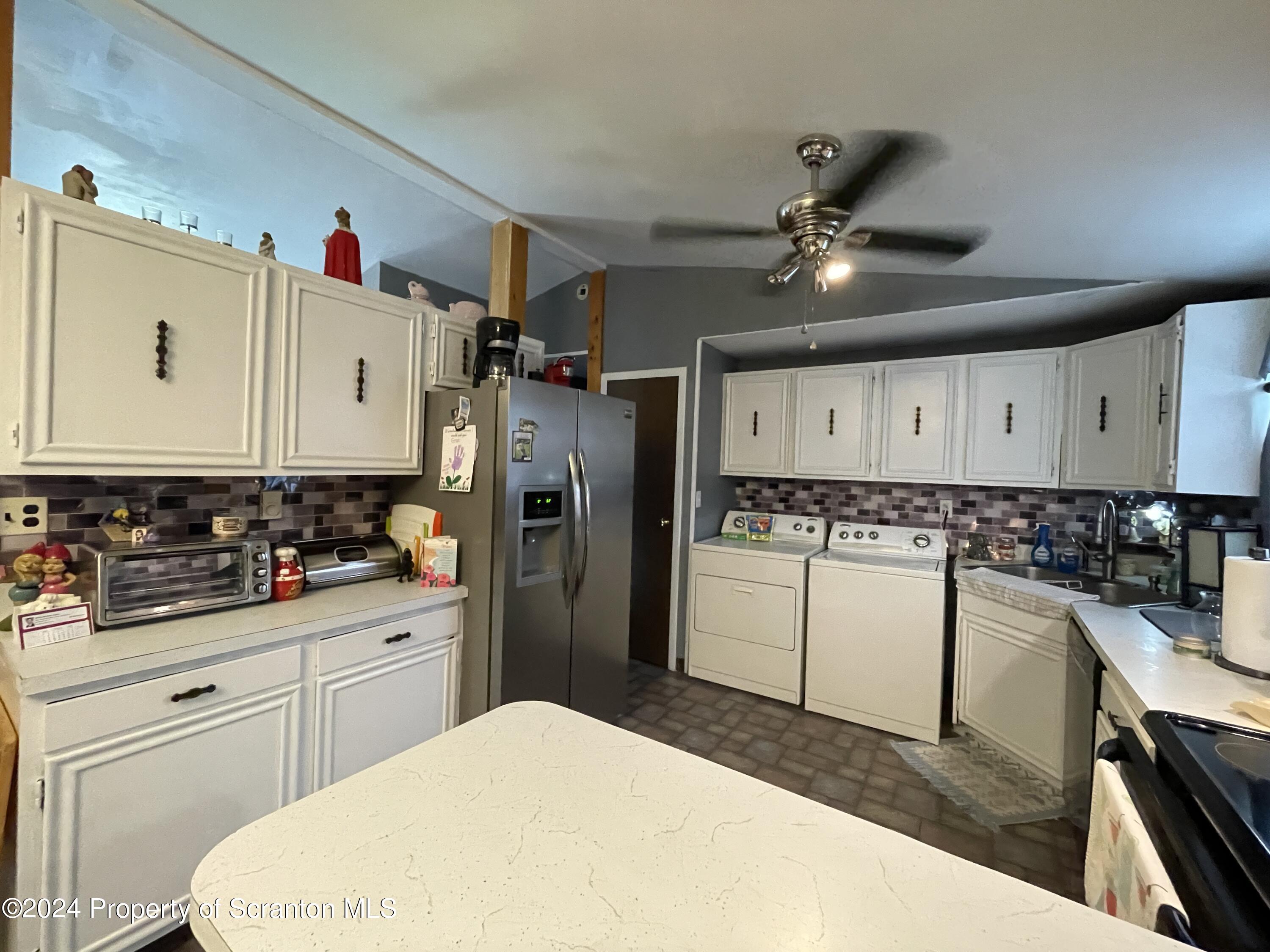 186 Ellen Road Jessup, PA 18434 - Photo 16 of 29 Gallery Image 16