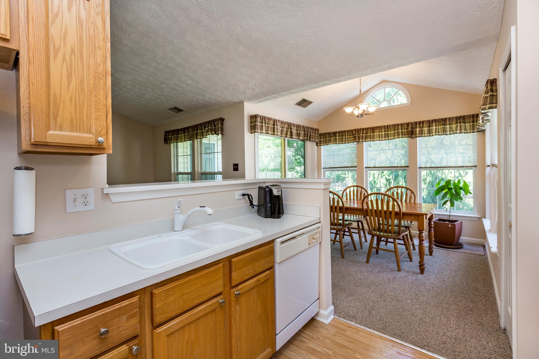 4888 Shellbark Road Owings Mills, MD 21117 - Photo 14 of 23 Kitchen w/ breakfast bar