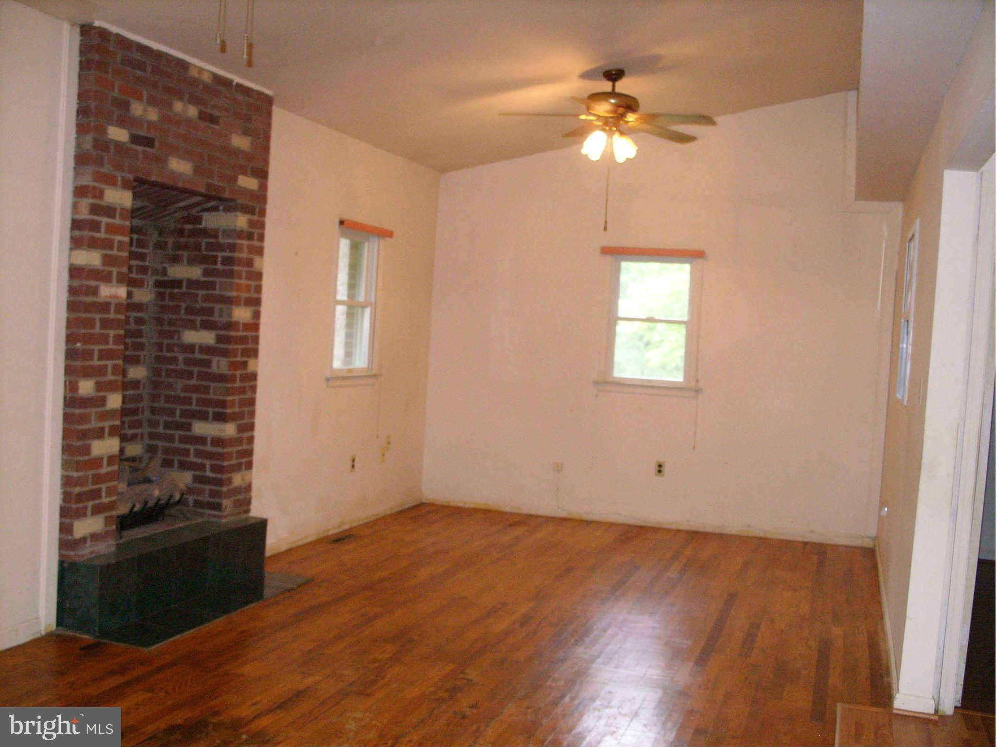 3540 Pine Tree Road Port Republic, MD 20676 - Photo 2 of 6 Living Room