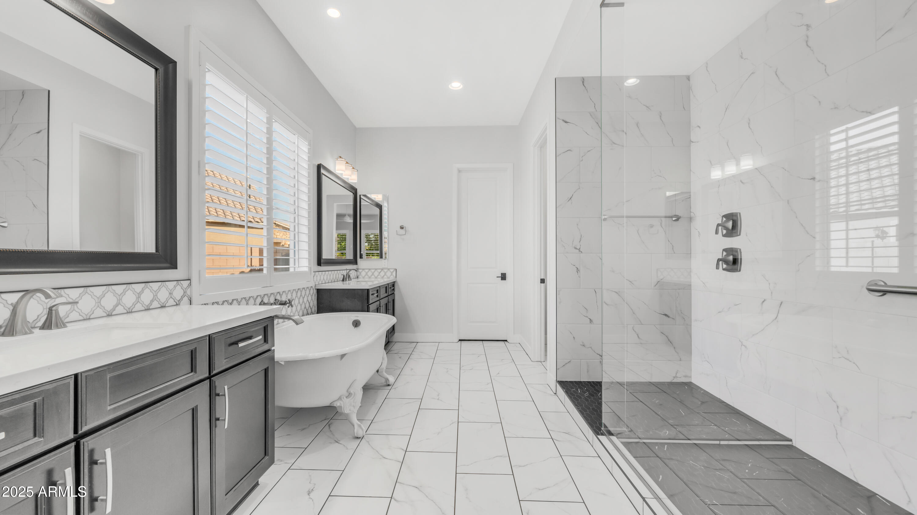 2086 East Trigger Way Gilbert, AZ 85297 - Photo 11 of 69 Master bath