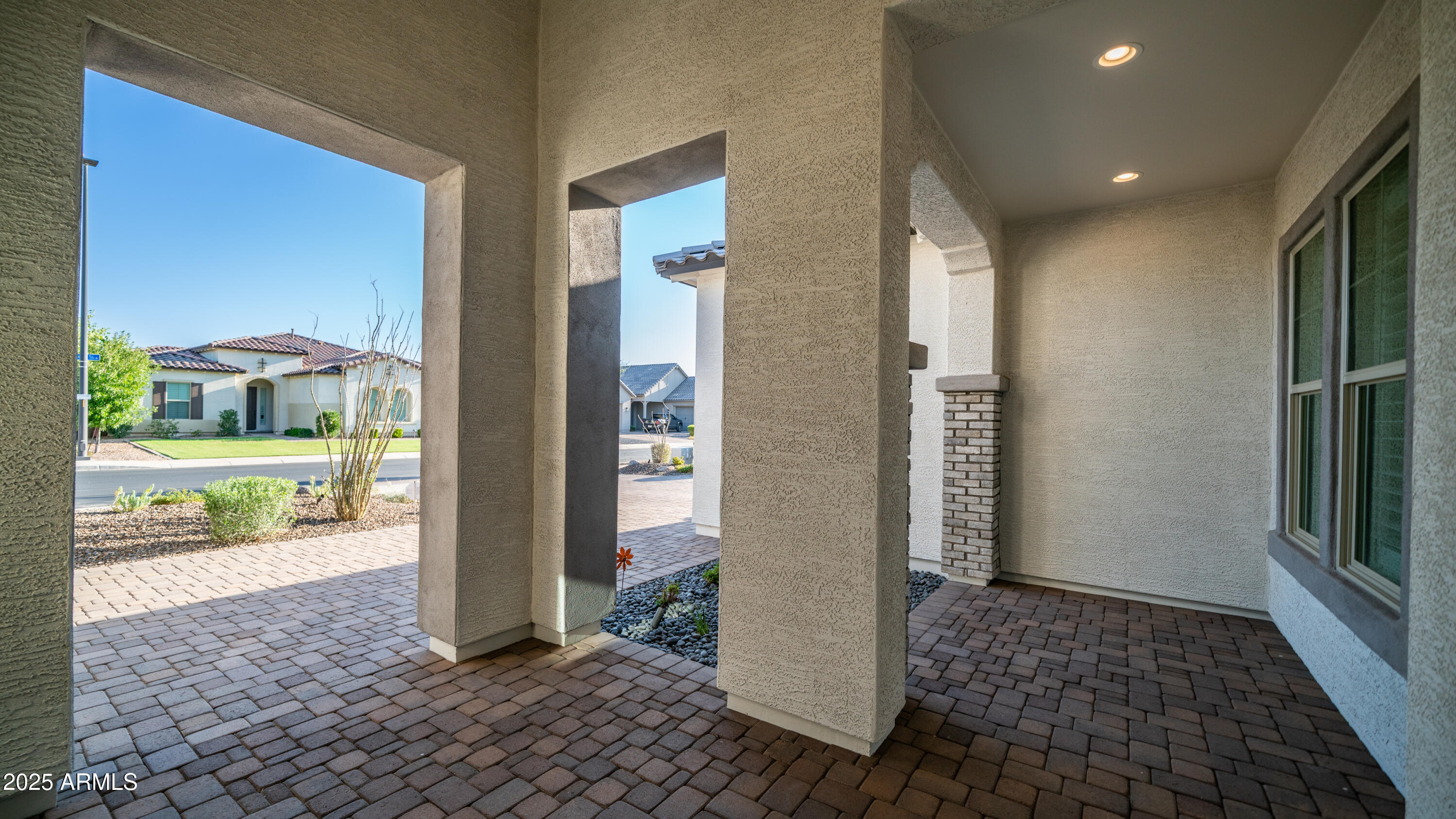 2086 East Trigger Way Gilbert, AZ 85297 - Photo 14 of 69 Paver entry