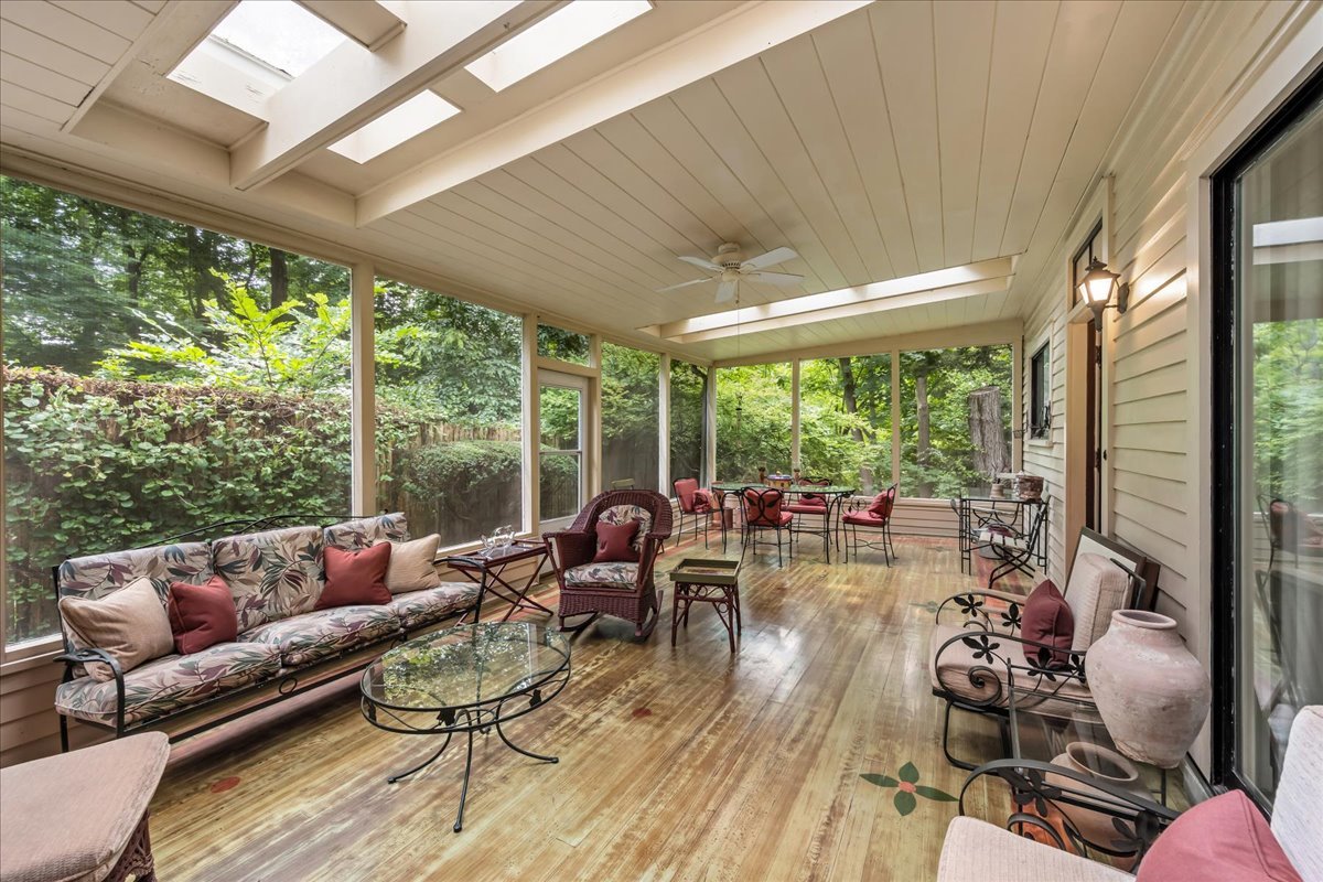 Undisclosed Address Lake Forest, IL 60045 - Photo 19 of 44 Gallery Image 19