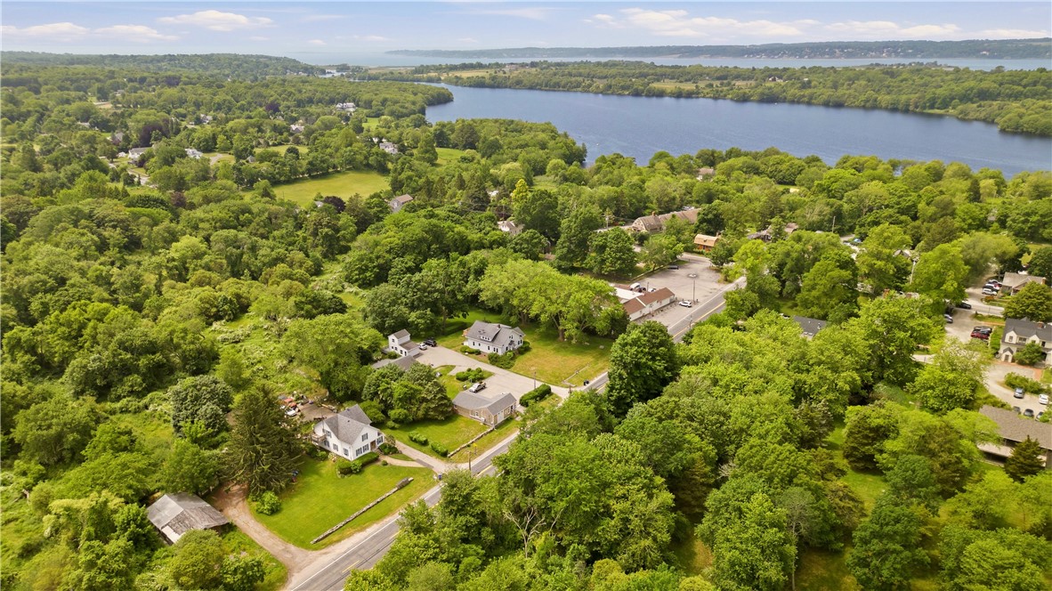 21 E Road Tiverton, RI 02878 - Photo 3 of 39