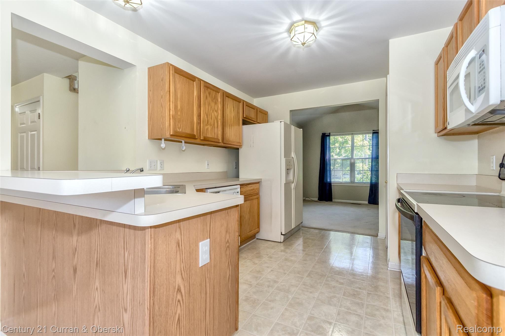 9721 Stark Road Livonia, MI 48150 - Photo 13 of 44 Kitchen