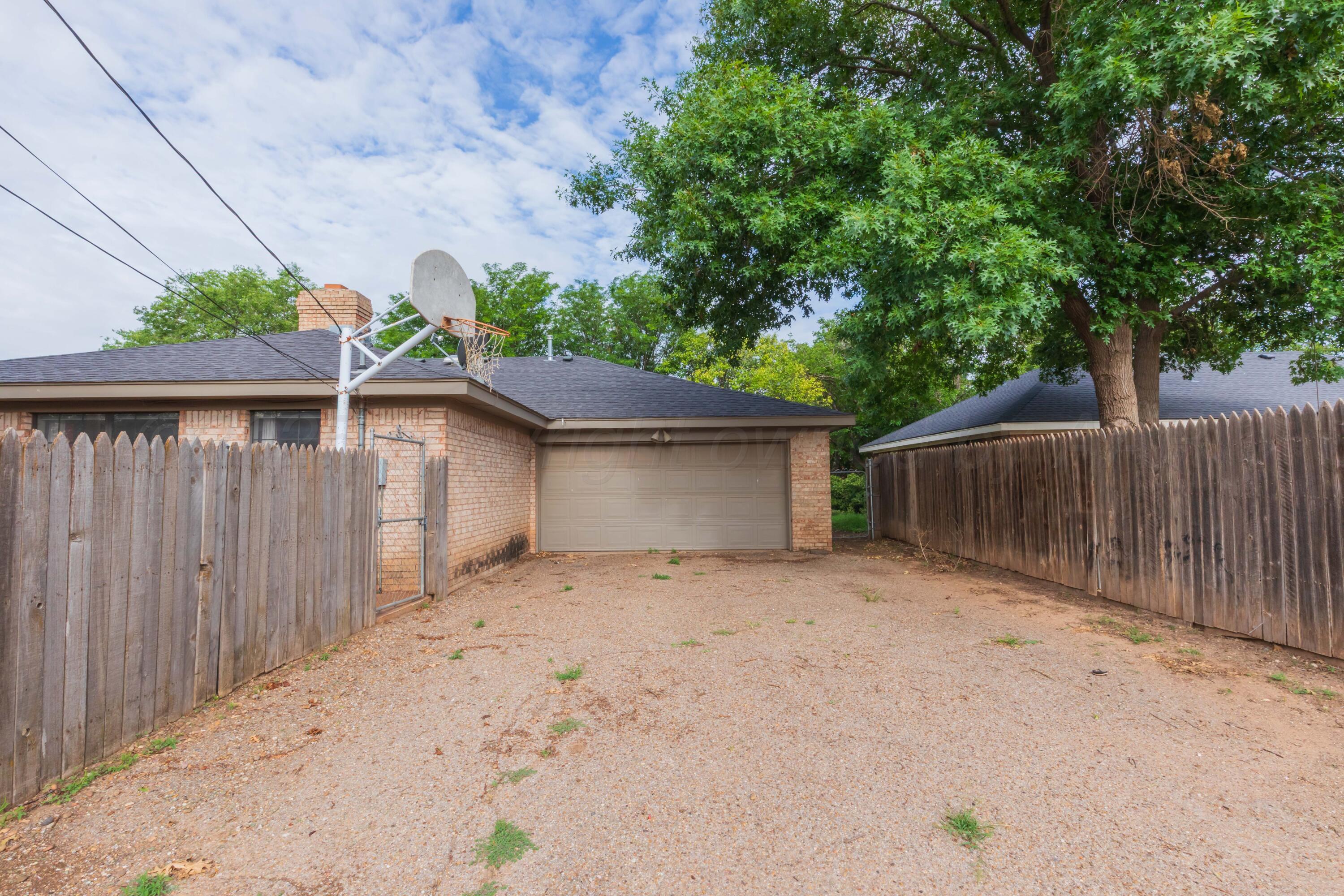 1031 Cimarron Trail Canyon, TX 79015 - Photo 49 of 50 a backyard of a house