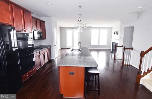 $2,300 | 165 Solara Drive, Winchester, VA 22602