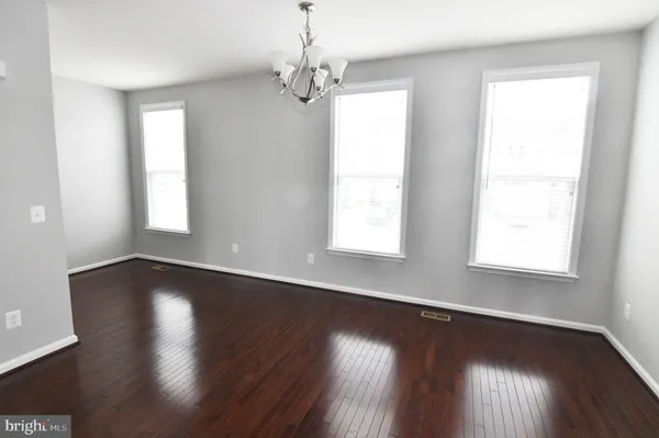 $2,300 | 165 Solara Drive, Winchester, VA 22602