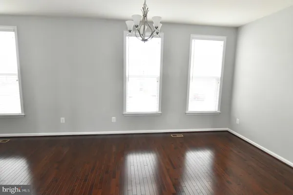 $2,300 | 165 Solara Drive, Winchester, VA 22602