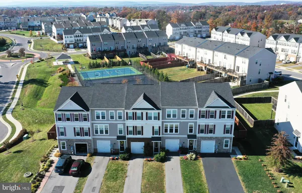 $2,300 | 165 Solara Drive, Winchester, VA 22602
