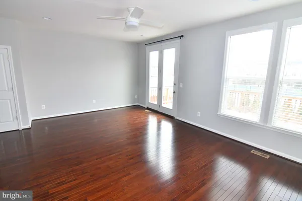 $2,300 | 165 Solara Drive, Winchester, VA 22602