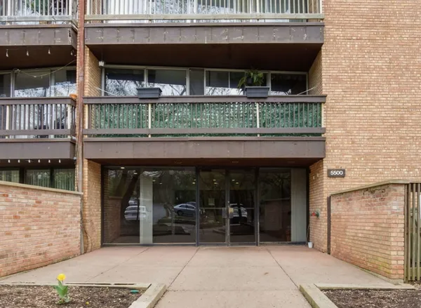 $234,900 | 5500 Hillcrest Lane, Unit 4L, Lisle, IL 60532