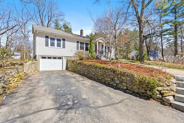 $589,000 | 40 Medway Street, Norfolk, MA 02056