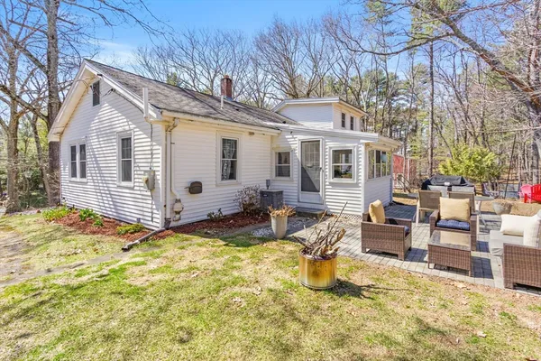 $589,000 | 40 Medway Street, Norfolk, MA 02056