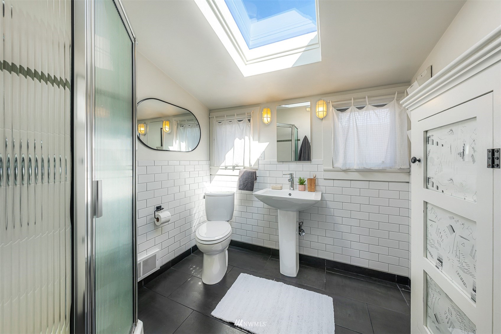 1902 North 46th Street Seattle, WA 98103 - Photo 21 of 35 Gallery Image 21