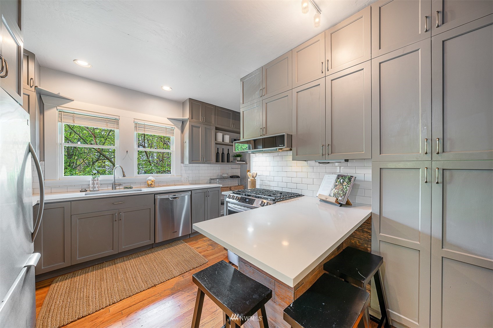 1902 North 46th Street Seattle, WA 98103 - Photo 9 of 35 Gallery Image 9