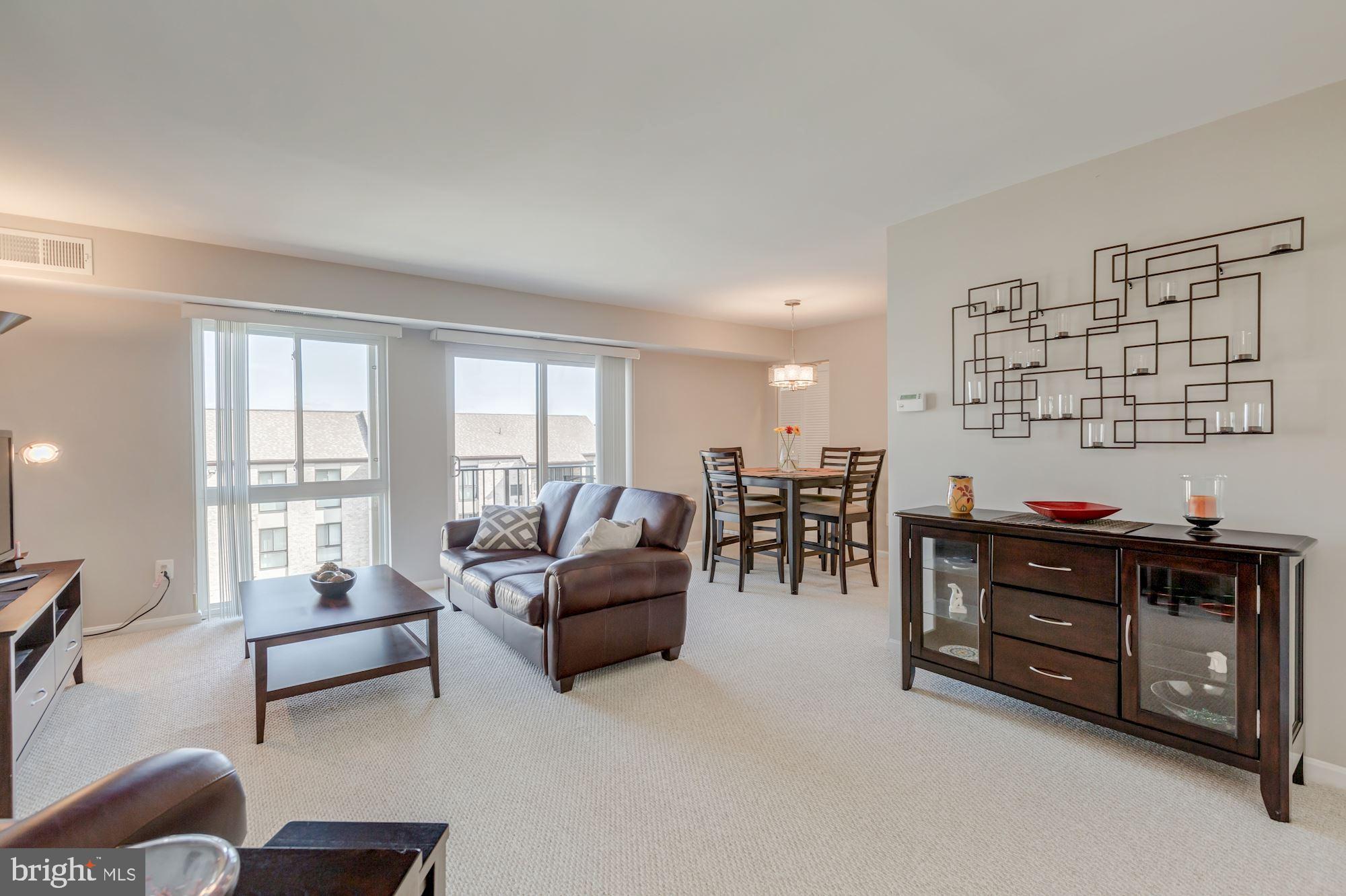 6153 Edsall Road, Unit J Alexandria, VA 22304 - Photo 2 of 17 Living Room