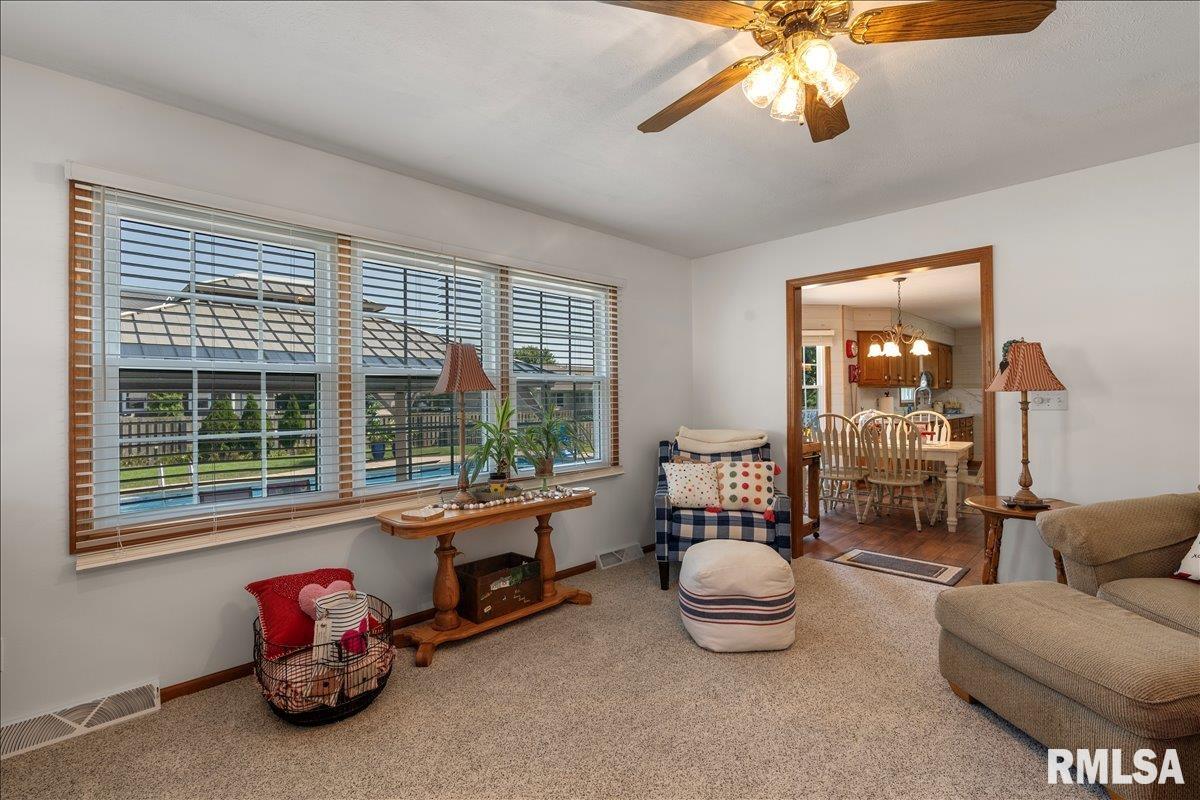 1405 Hosta Street Springfield, IL 62712 - Photo 10 of 44 Gallery Image 10